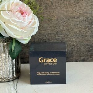 Rejuvenating Bio-Warming Mask - Black